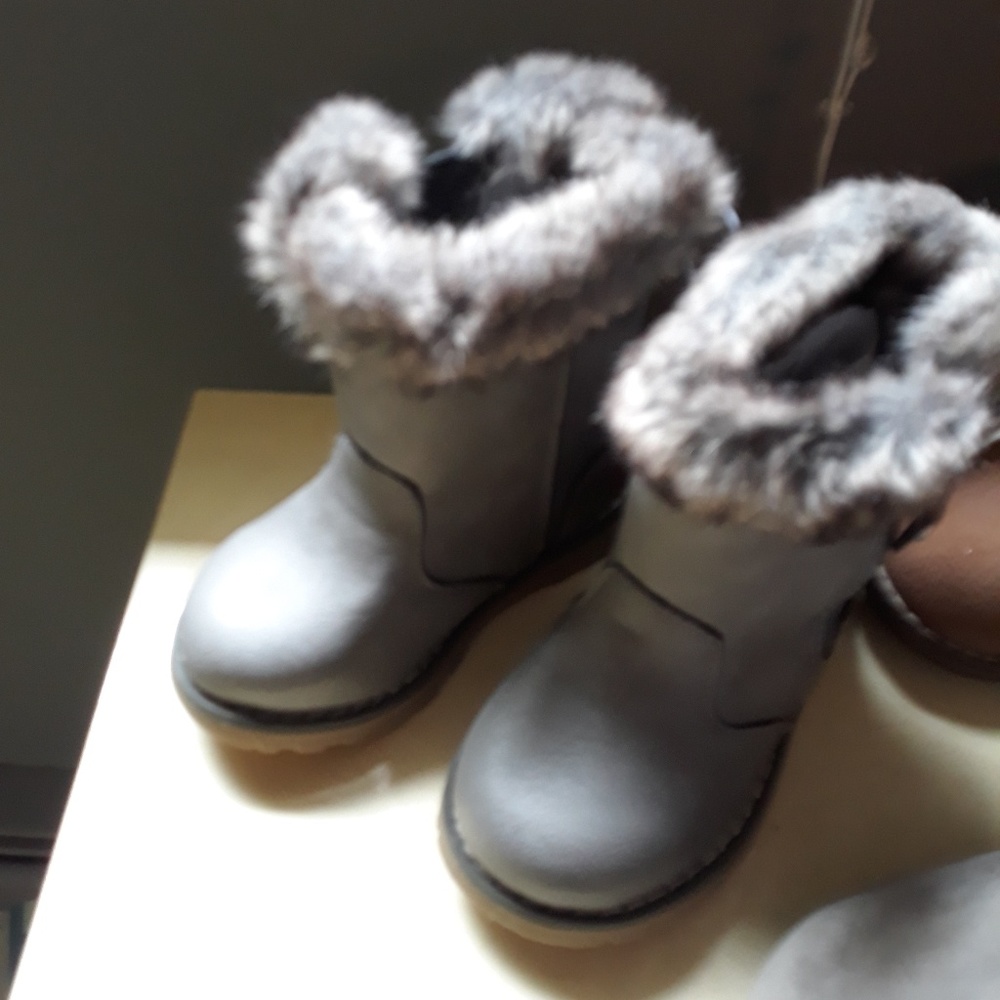 Toddler Girl Boots - Picture 3 of 7